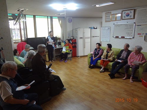 <img alt="성남시분당구선거관리위원회는 2015. 10. 19. ~ 22. 분당구 관내 경로당 어르신을 대상으로 2015년도 하반기 돈선거 근절 홍보활동을 실시하였습니다. 자세한 사항은 본문의 설명을 참고하시기 바랍니다." data-cke-saved-src="/files/cm_data/editorImage/201511/20151109163252.jpg" src="/files/cm_data/editorImage/201511/20151109163252.jpg" style="width: 650px; height: 375px;" /><br />